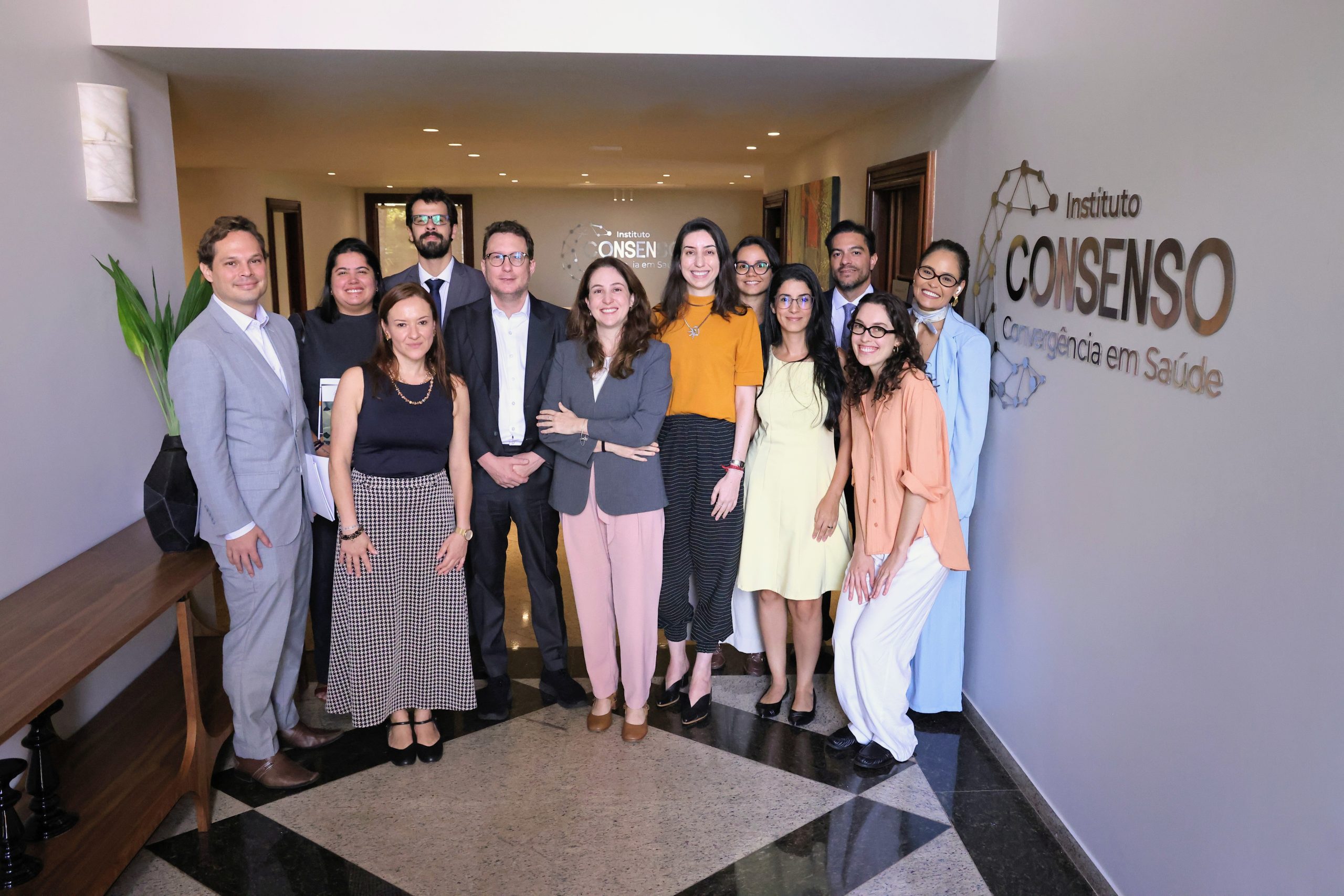 Presidente do Instituto Consenso recebe jornalistas para debater temas que impactam a saúde no país